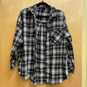 Women’s Long Sleeve Hi-Lo Oversized flannel shirt